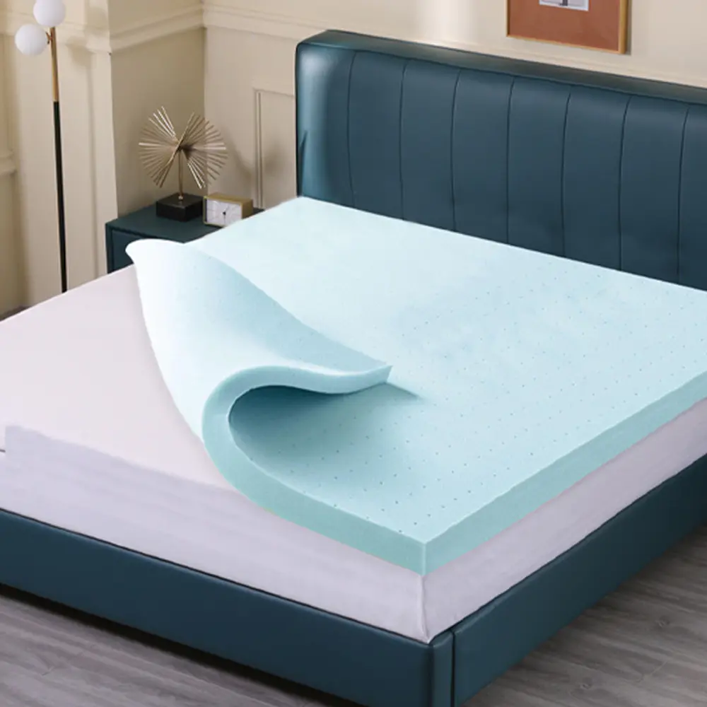 Matelas perforé en mousse à mémoire de forme gel