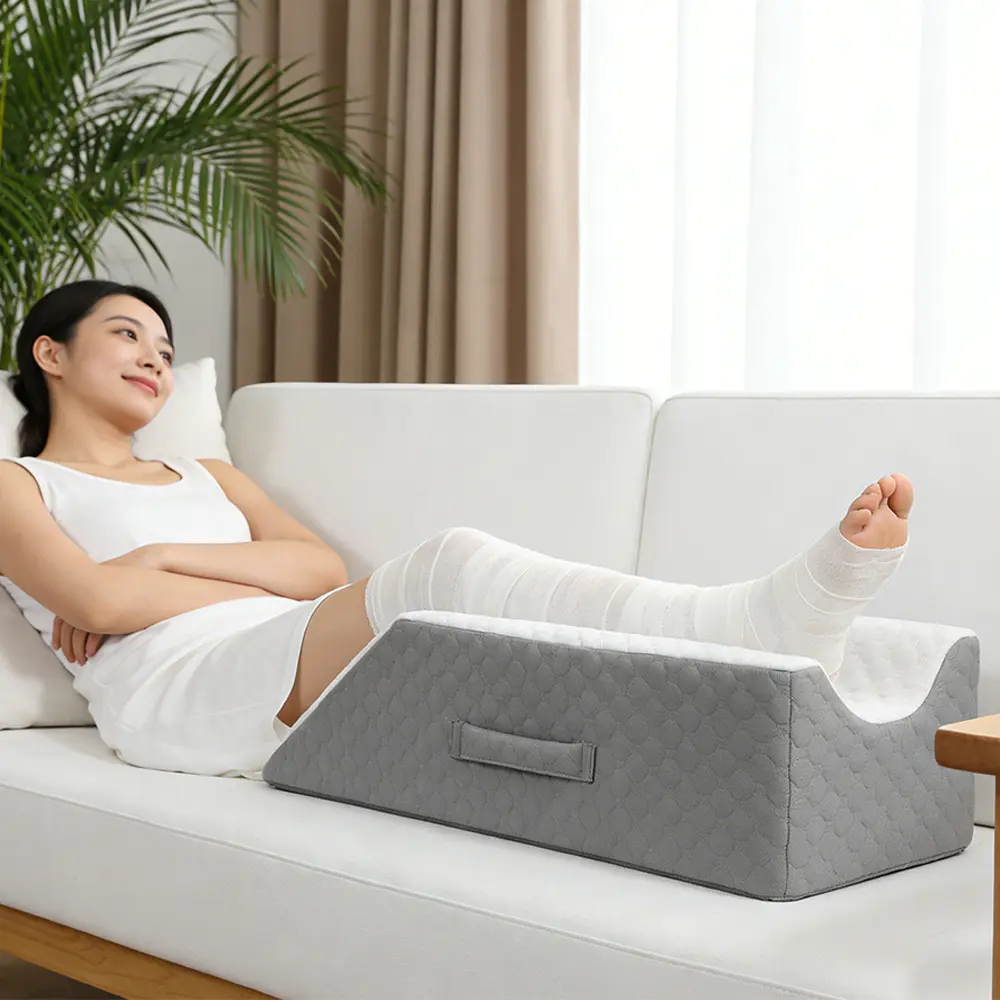 Oreiller de jambe rainuré en mousse à mémoire de forme
